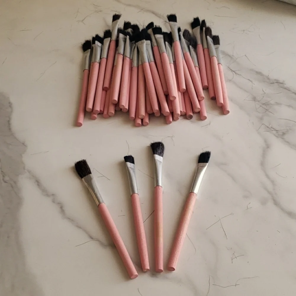 Set of 47 Makeup Brushes on a Pink Wood Handle